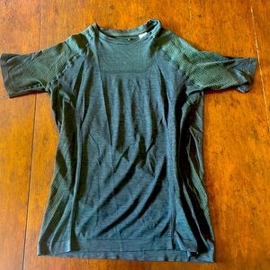 Amplify Seamless Short Sleeve Tee Green